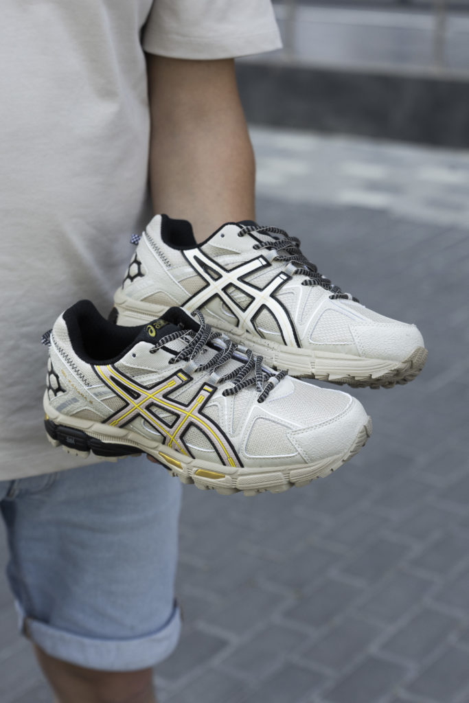 Asics Gel-Kahana Beige Gold Black