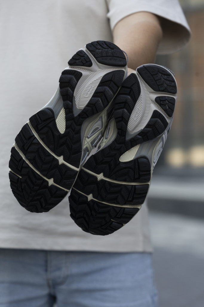 Asics Gel Kahana 8 WMNS Grey Silver