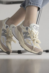 New Balance 990 v6 Beige