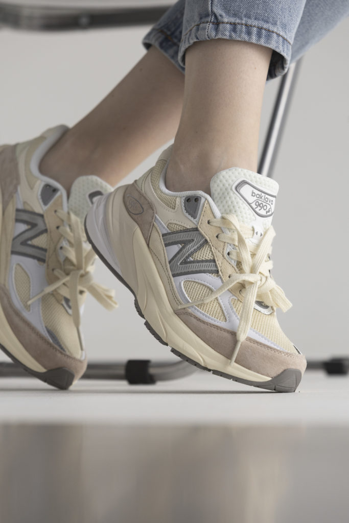 New Balance 990 v6 Beige
