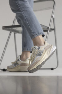 New Balance 990 v6 Beige