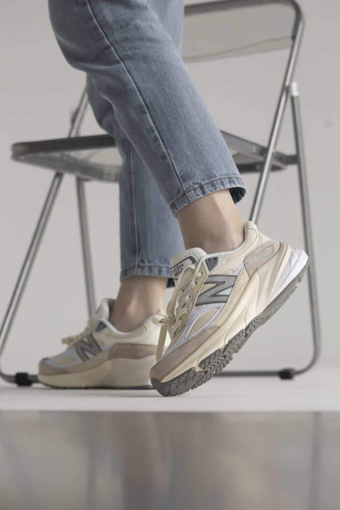 New Balance 990 v6 Beige