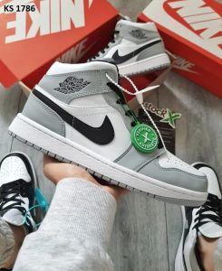 Nike Air Jordan 1 Retro High (сіро/білі)