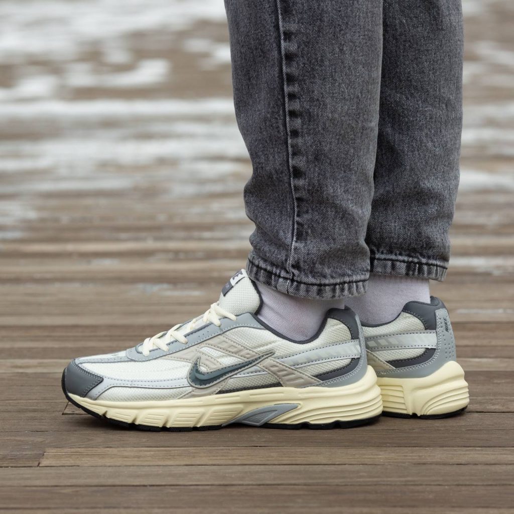 Nike Initiator Beige Grey