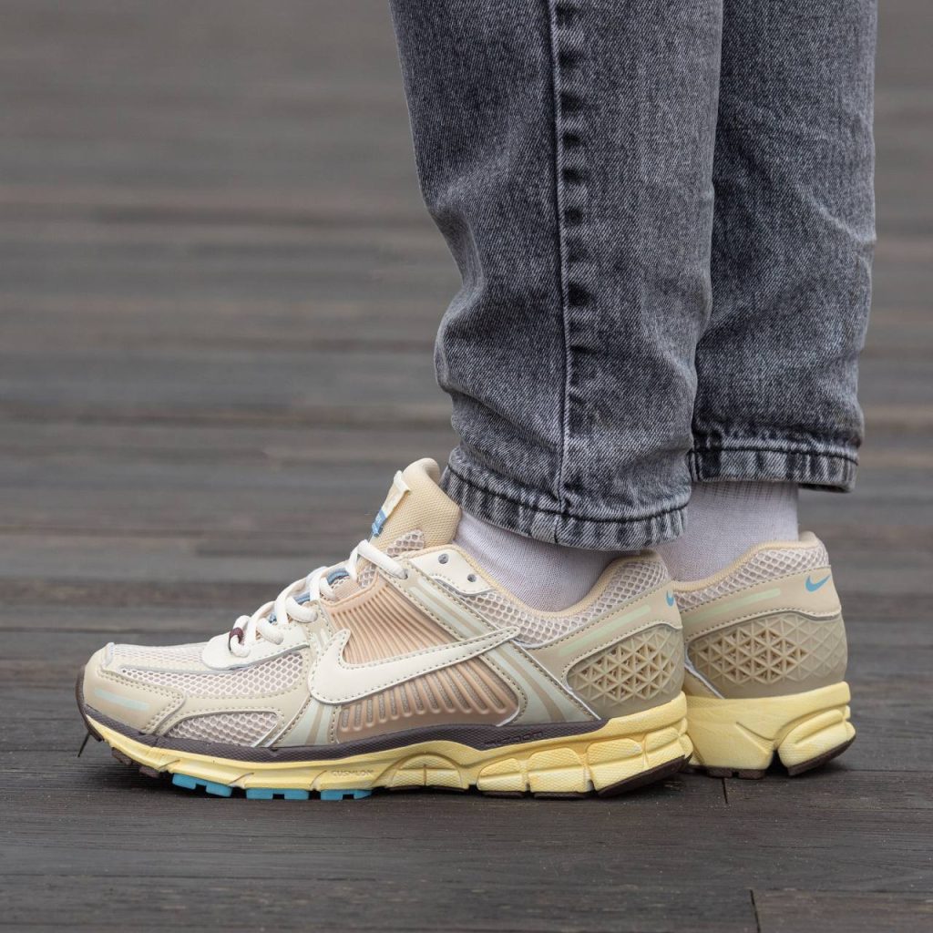Nike Zoom Vomero 5 Climacool  Beige