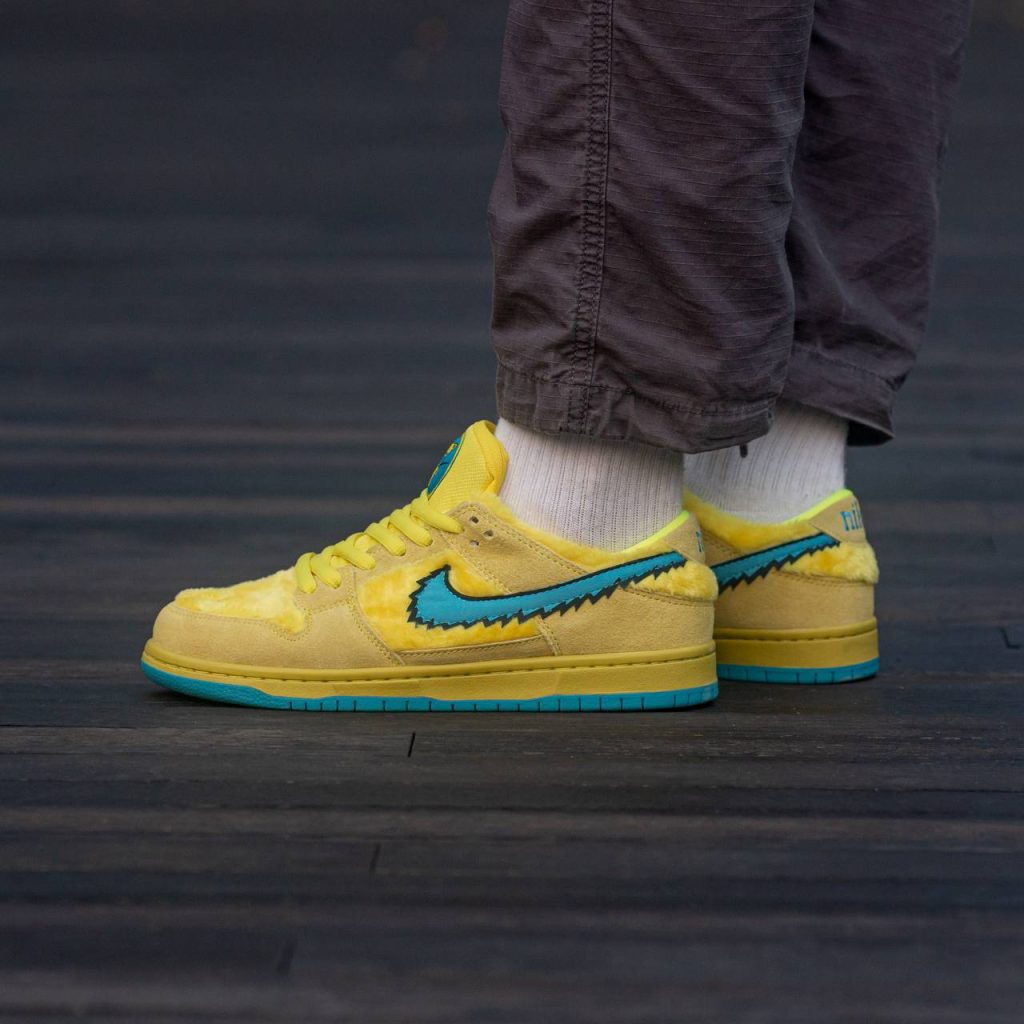 Nike SB Dunk Low Grateful Dead Bears Yellow
