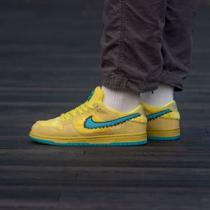 Nike SB Dunk Low Grateful Dead Bears Yellow