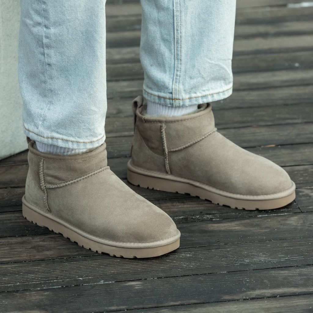 UGG Ultra Mini Olive