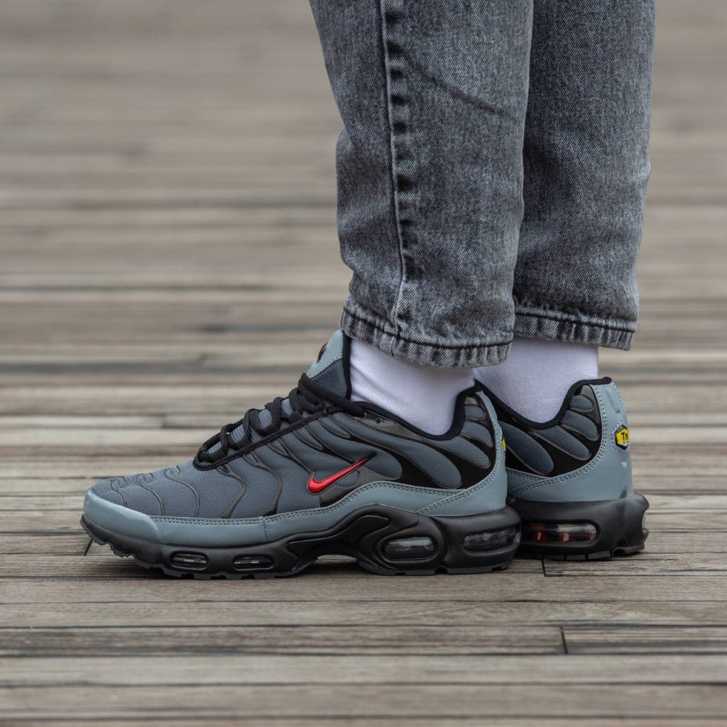 Nike Air Max TN Plus Black Grey Red