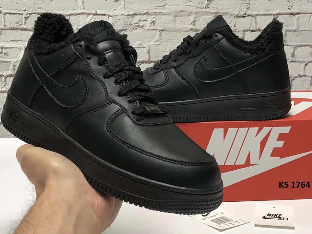 Nike Air Force 1 07 (чорні) ЗИМА