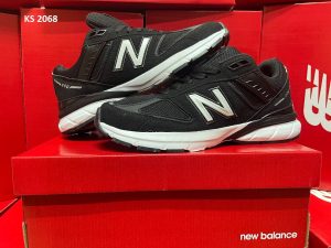Кросівки New Balance 990 V5 Black and White (чорно/білі)