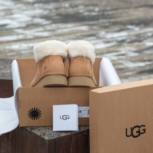 UGG Funkette Boot Chestnut Suede