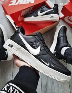 Nike Air Force 1 LV8 (чорно/білі)