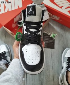 Nike Air Jordan 1 Retro High OG (чорно/біло/сірі)