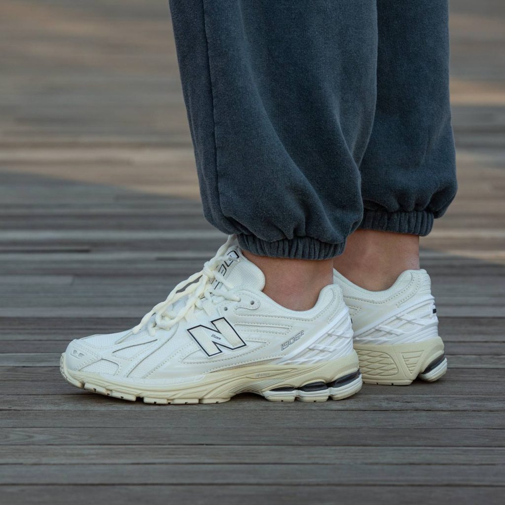 New Balance 1906R White Beige