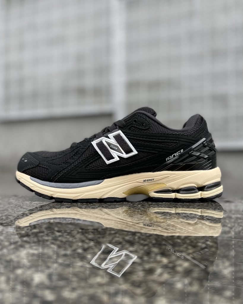 New Balance 1906R Black Taupe