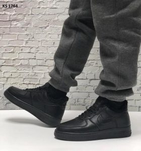 Nike Air Force 1 07 (чорні) ЗИМА