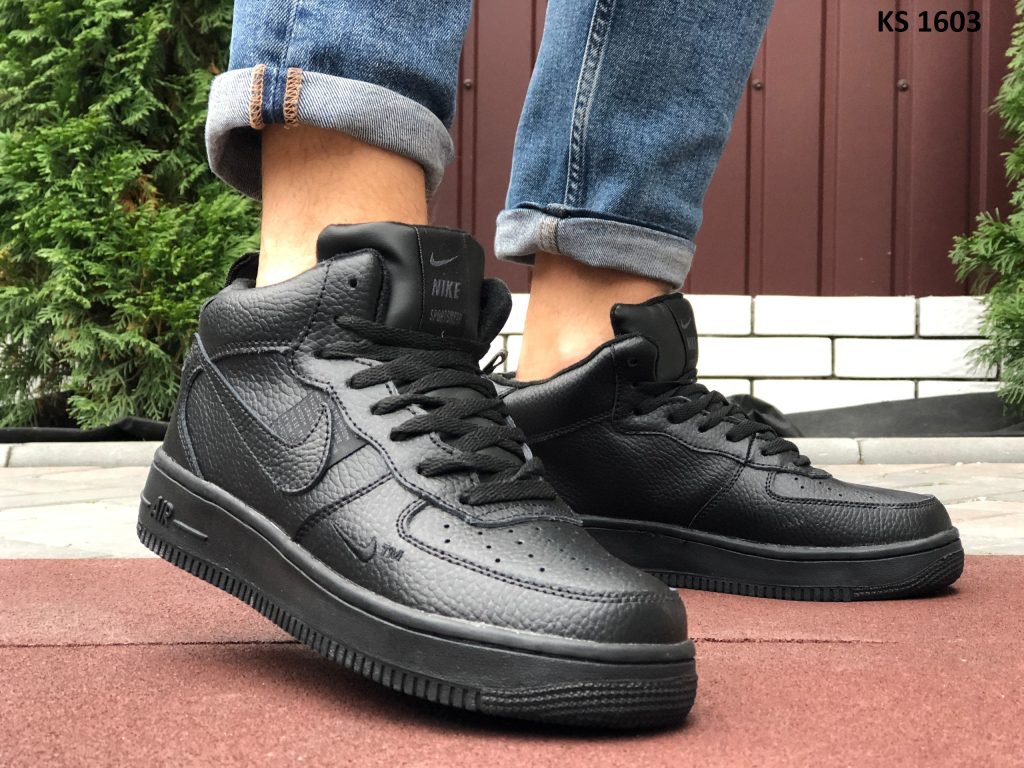 Nike Air Force 1 07 Mid LV8 (чорні) ЗИМА