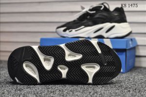 Adidas Yeezy 700 (чорно/білі)