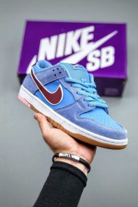 Nike SB Dunk Philadelphia Phillies