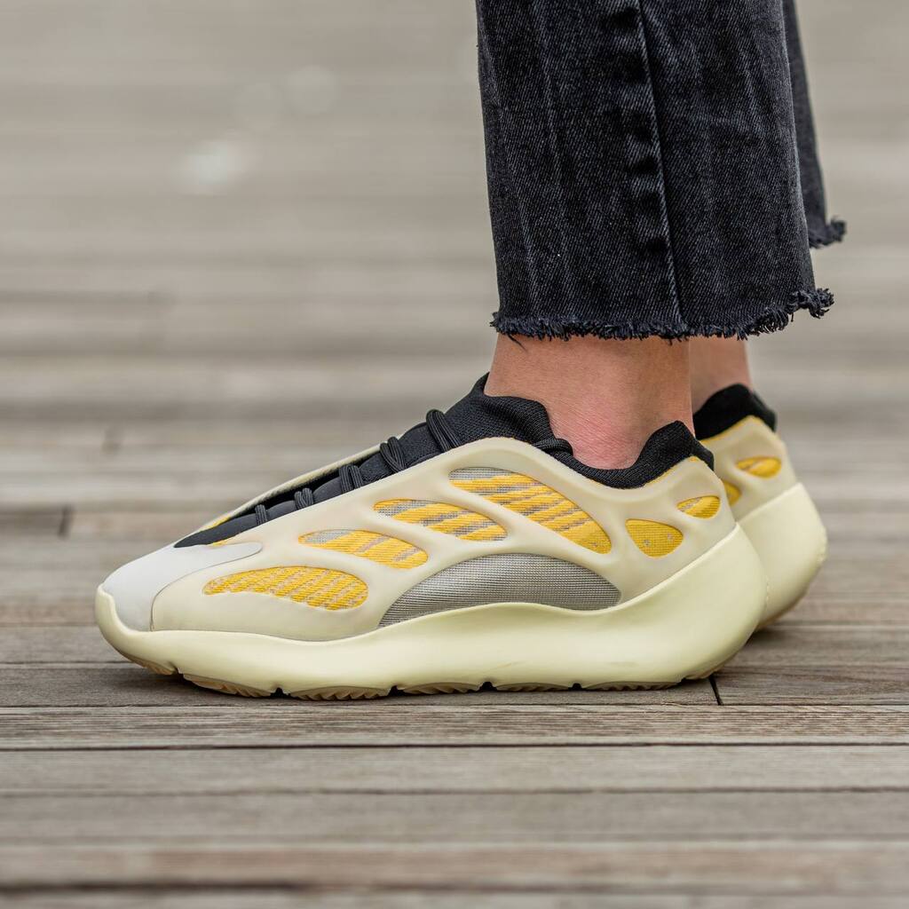 Adidas Yeezy 700 v3 Azael