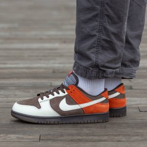 Nike SB Dunk Velvet Brown and Rugged Orange