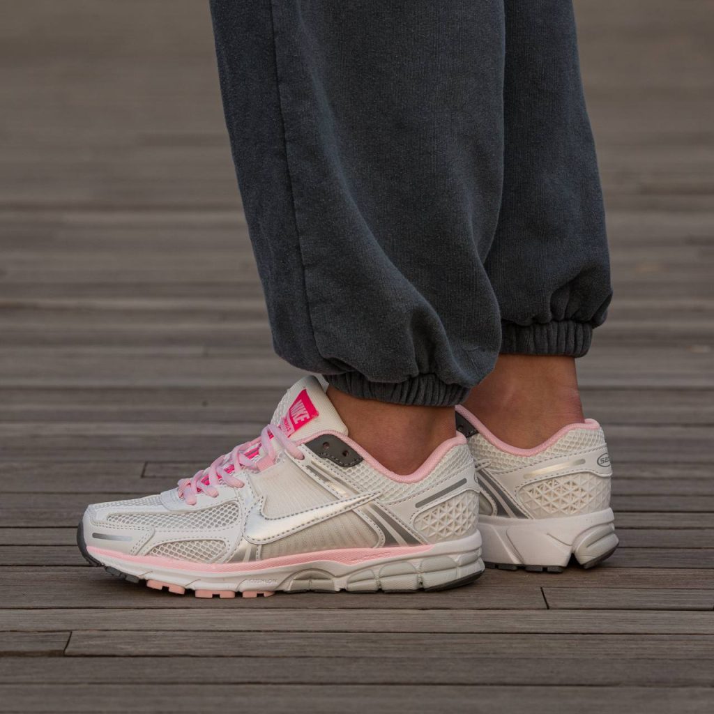 Nike Zoom Vomero 5 Climacool White Pink