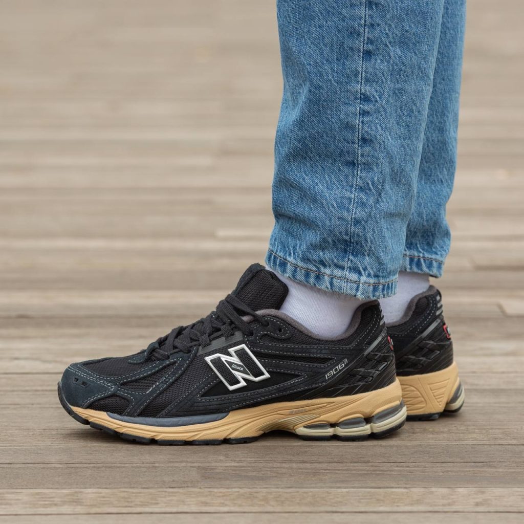 New Balance 1906R Black Beige