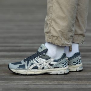 Asics Gel-Kahana 8  Grey