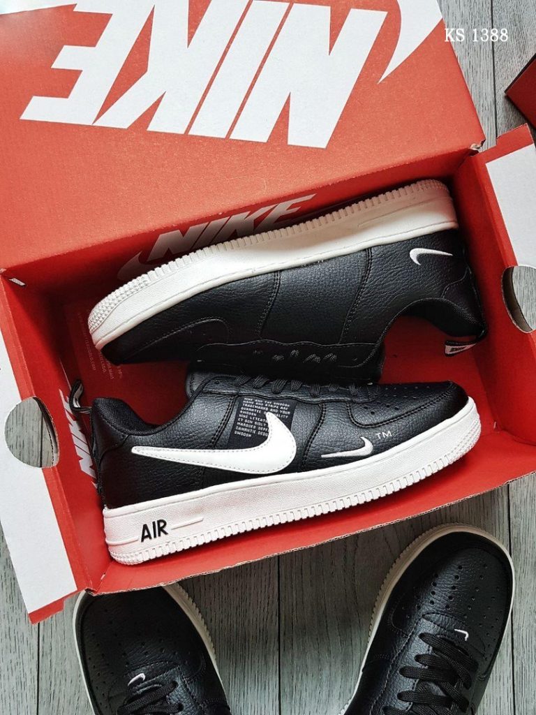 Nike Air Force 1 LV8 (чорно/білі)