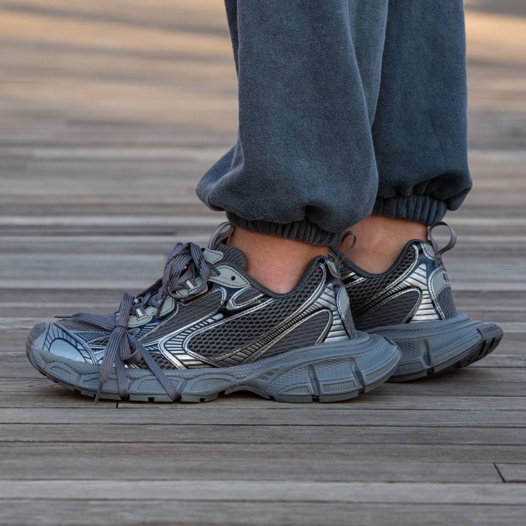 Balenciaga 3XL White Grafit