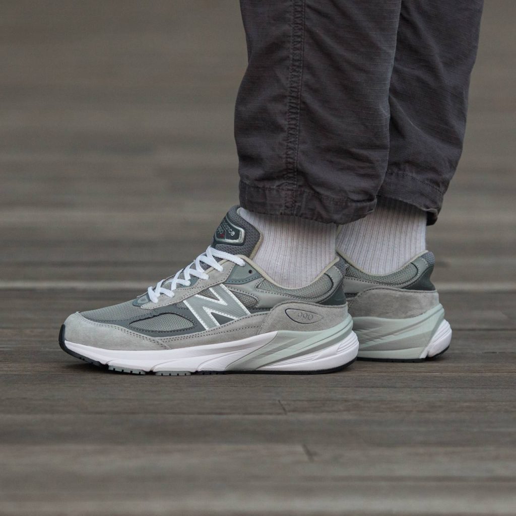 New Balance 990 v6 white Grey