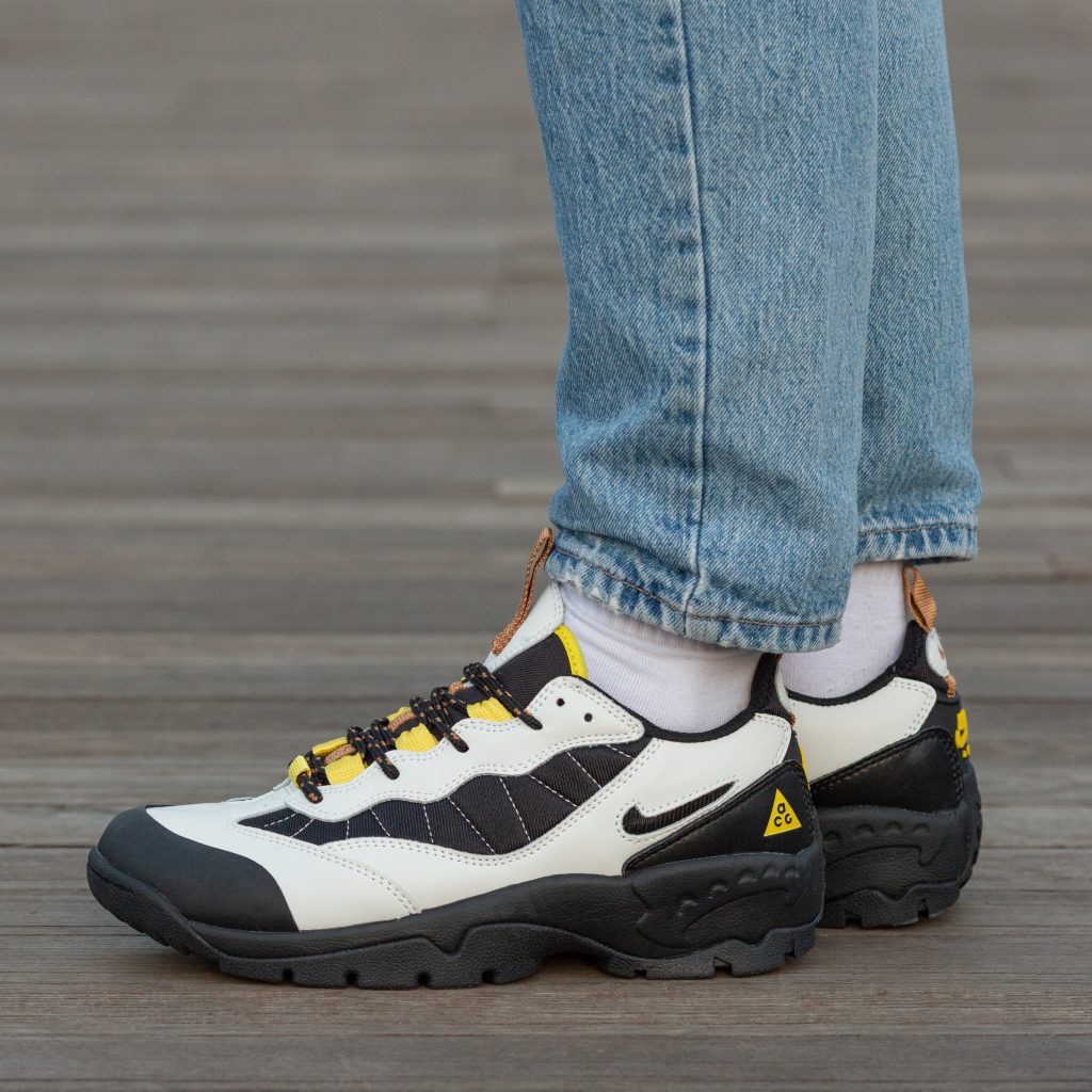 Nike Acg Air Mada Black White