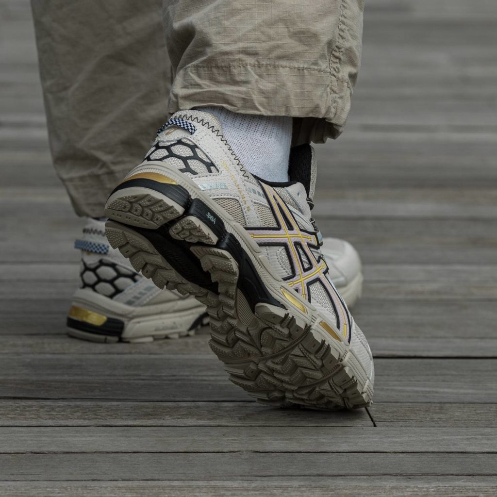 Asics Gel-Kahana 8 Beige