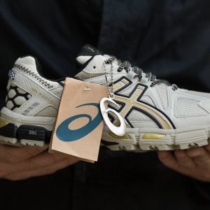 Asics Gel-Kahana 8 Beige
