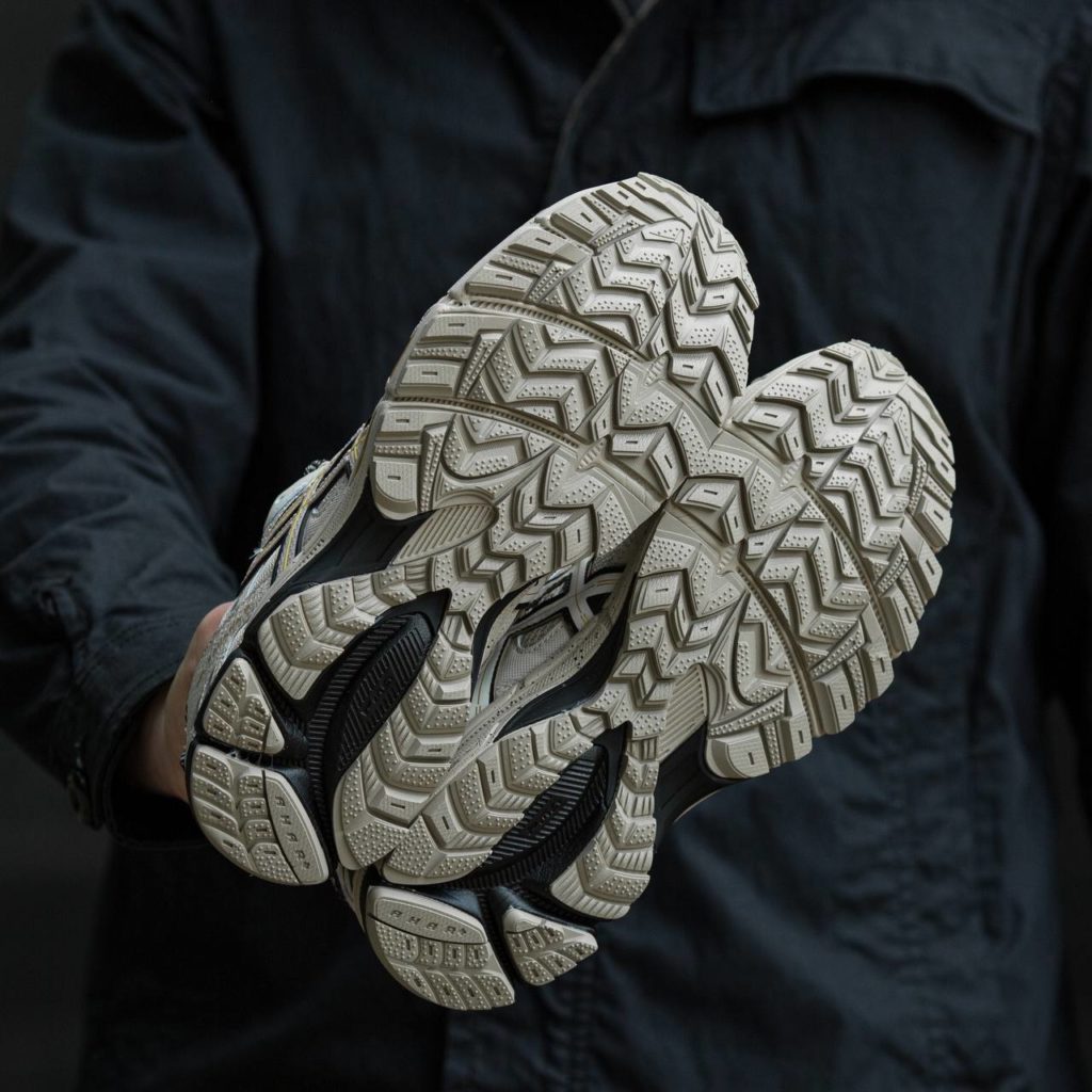 Asics Gel-Kahana 8 Beige