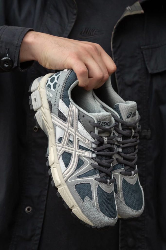 Asics Gel-Kahana 8  Grey