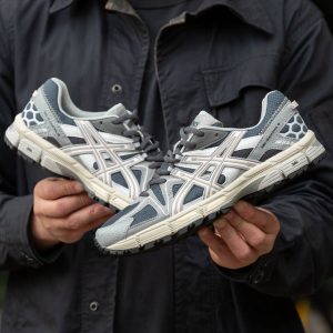 Asics Gel-Kahana 8  Grey