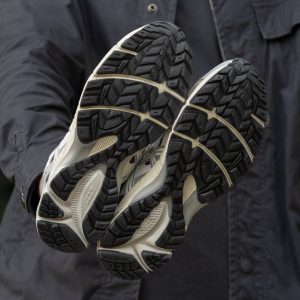 Asics Gel-Kahana 8  Grey