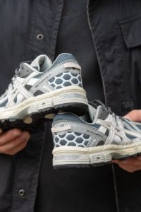 Asics Gel-Kahana 8  Grey