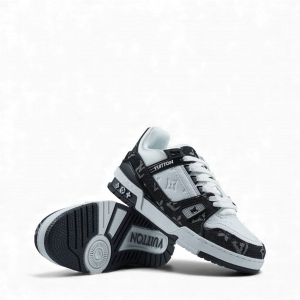 Louis Vuitton Trainer White Black