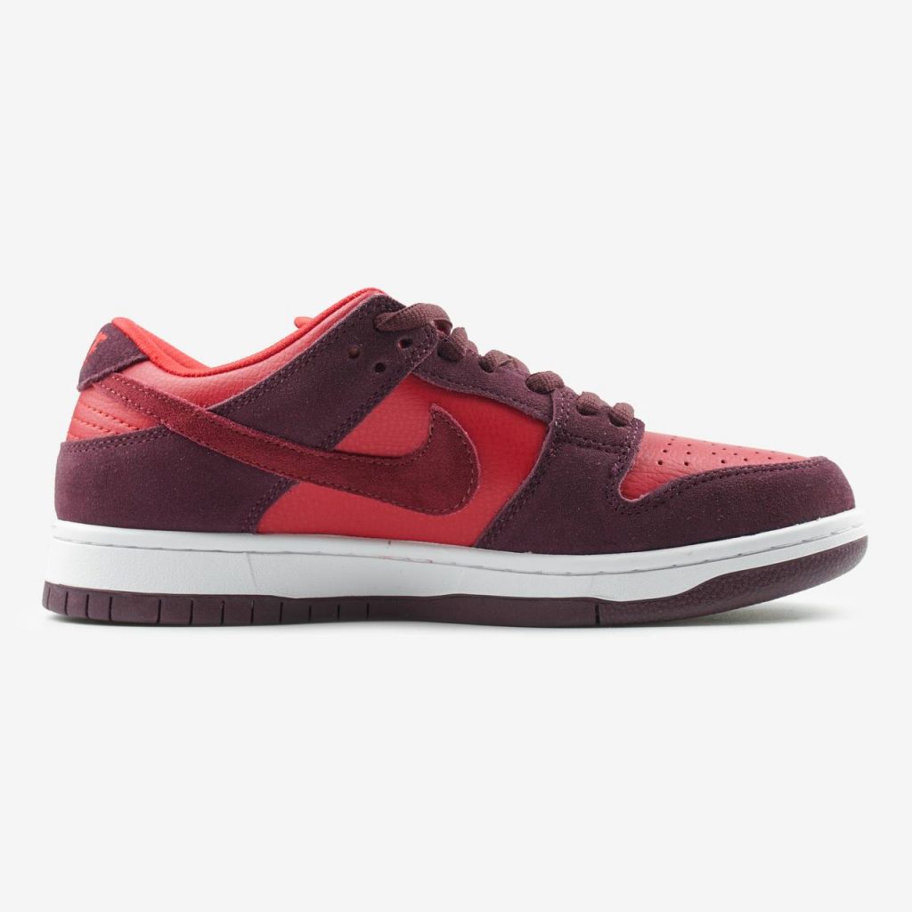 Nike SB Dunk Cherry