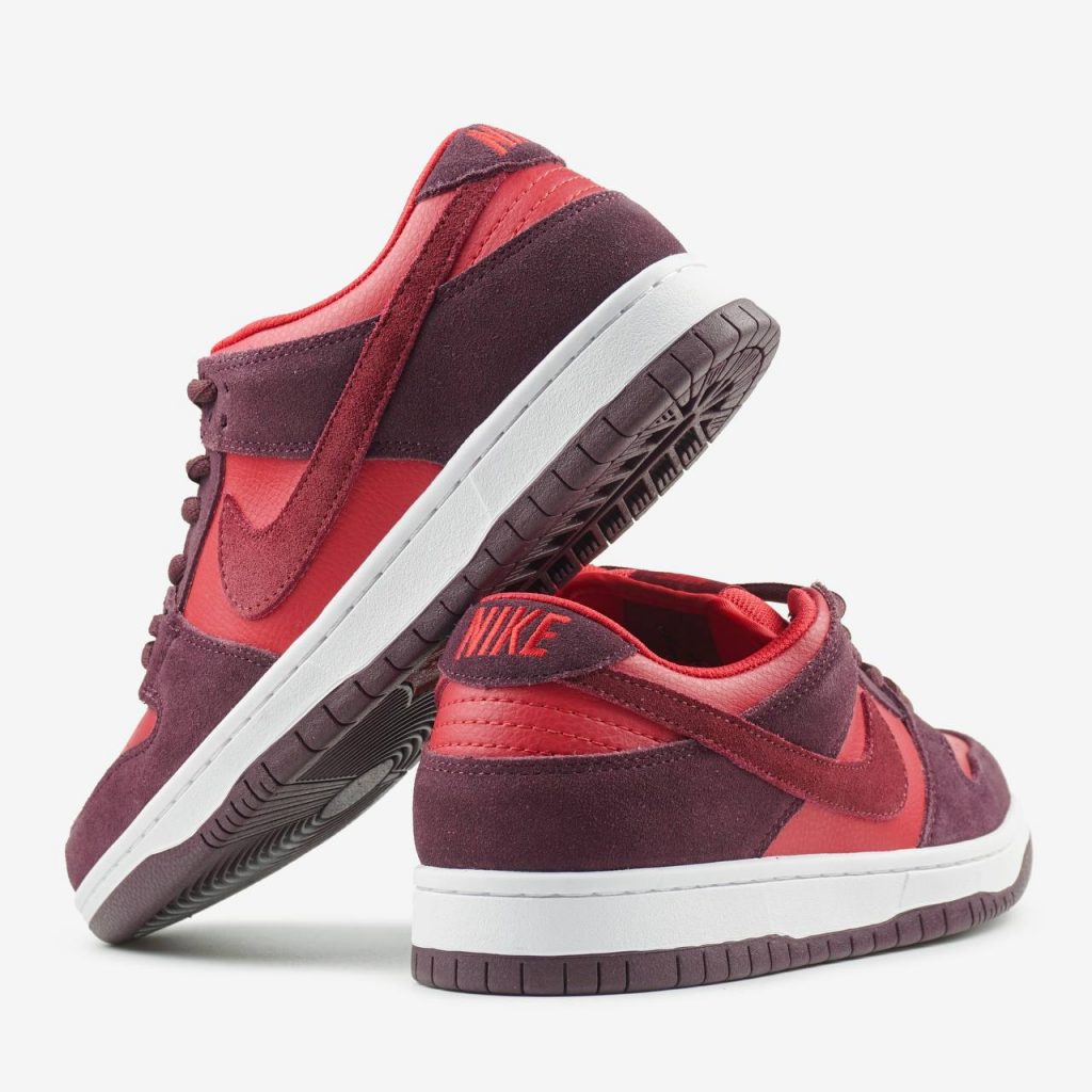 Nike SB Dunk Cherry