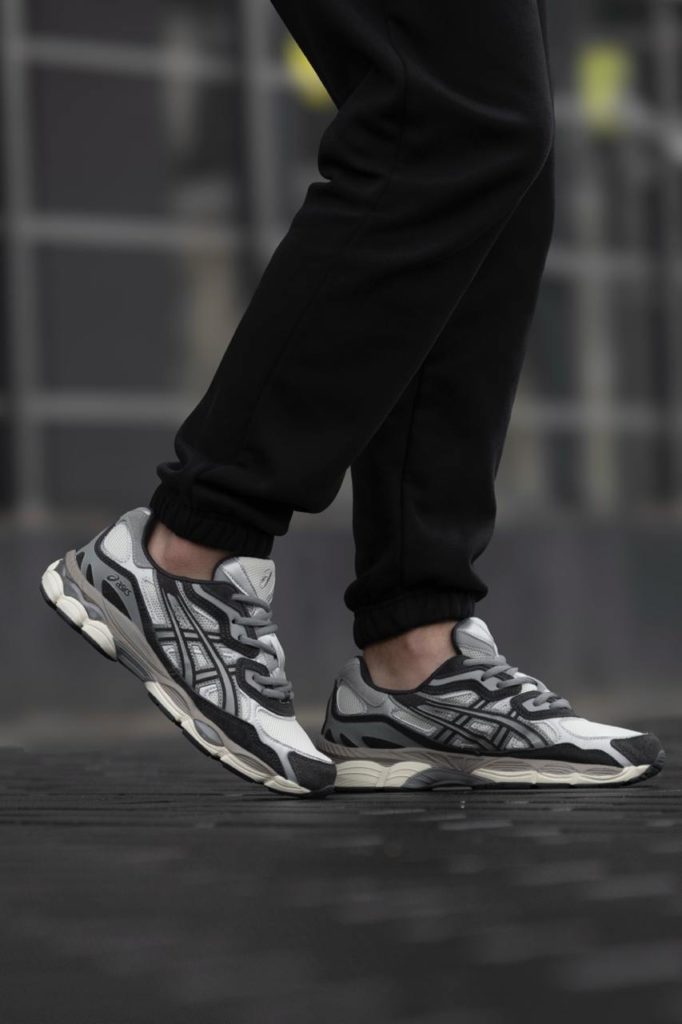 Asics Gel-Sonoma Black Green