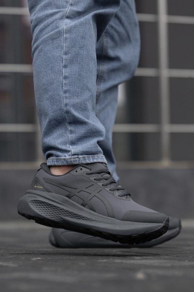 Asics Gel-Kayano 30 Gore-Tex Gray