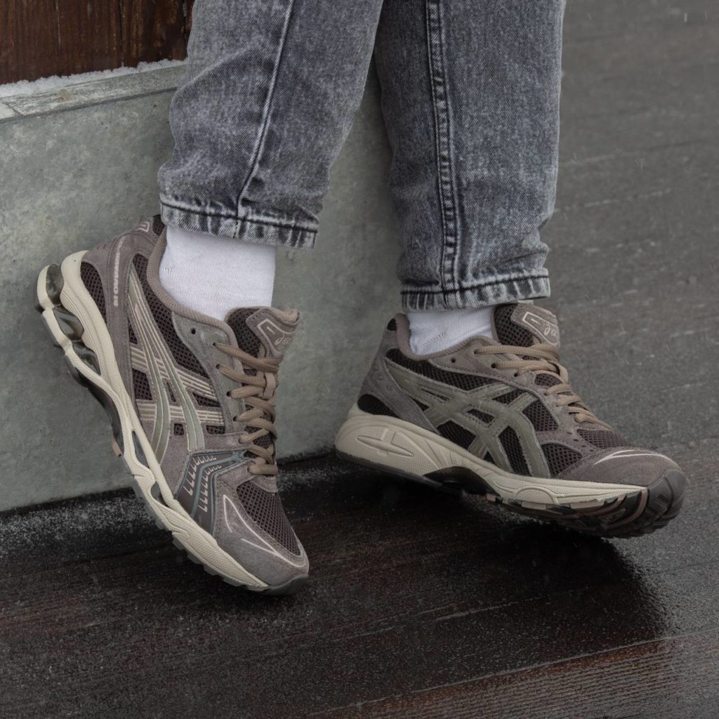 Asics Gel-Kayano 14 Suede brown