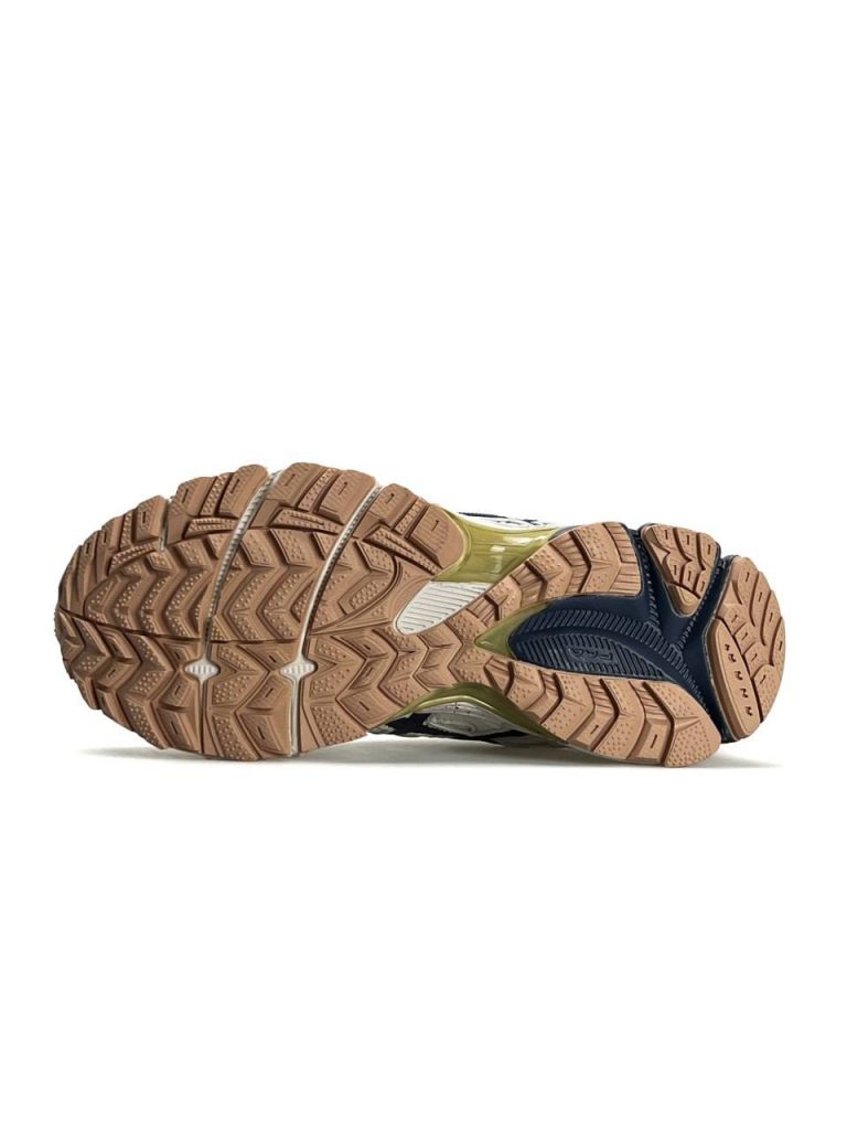 ASICS Gel-Kahana 8 Beige Navy