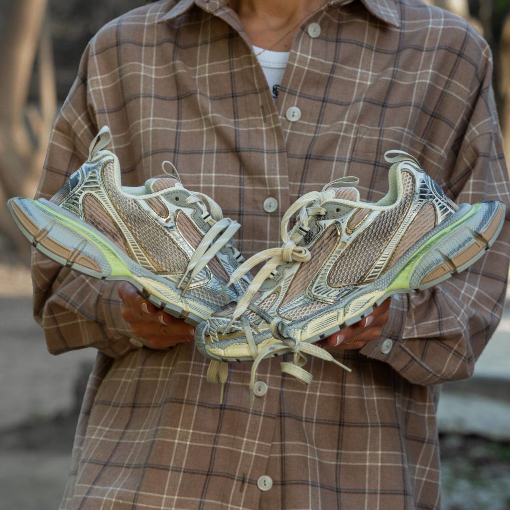 Balenciaga 3XL Dirty Beige