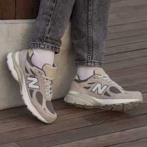 New Balance  990 v3 x Levis