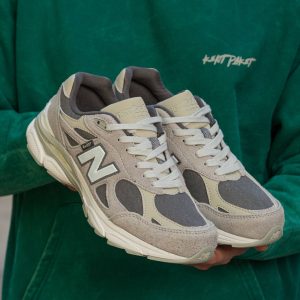 New Balance  990 v3 x Levis